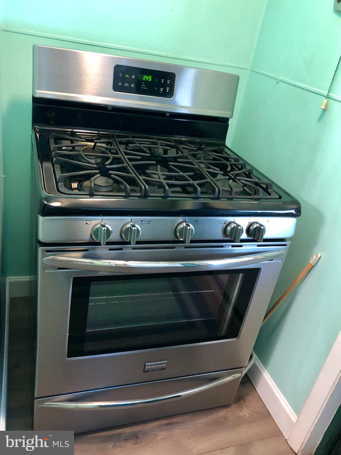 6 Flagship Road Baltimore, MD 21222 - Photo 8 of 28 STAINLESS STOVE