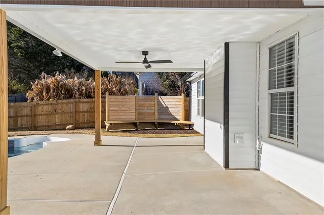 $2,550 | 367 Ayelsbury Court, Sugar Hill, GA 30518