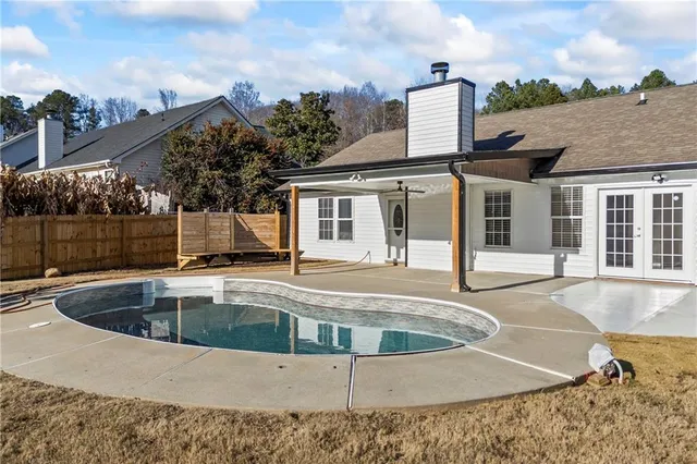 $2,550 | 367 Ayelsbury Court, Sugar Hill, GA 30518