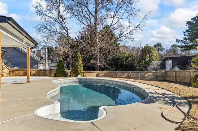 $2,550 | 367 Ayelsbury Court, Sugar Hill, GA 30518