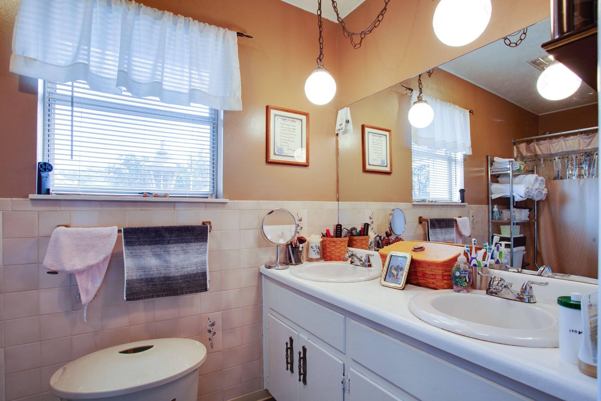106 Phillips Lane Oak Ridge, TN 37830 - Photo 15 of 26 a bathroom with a sink double vanity and a mirror