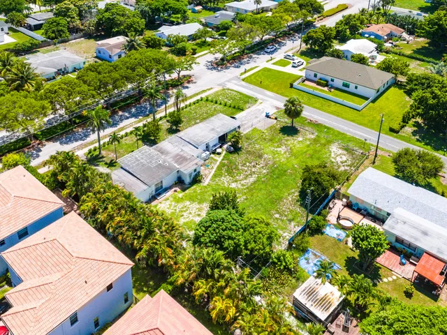 $725,000 | 335 Gulfstream Boulevard, Boynton Beach, FL 33435