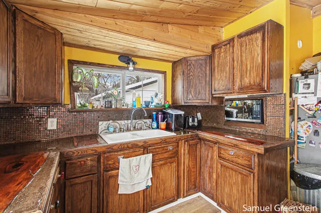 $239,000 | 1258 56th Street, Fennville, MI 49408