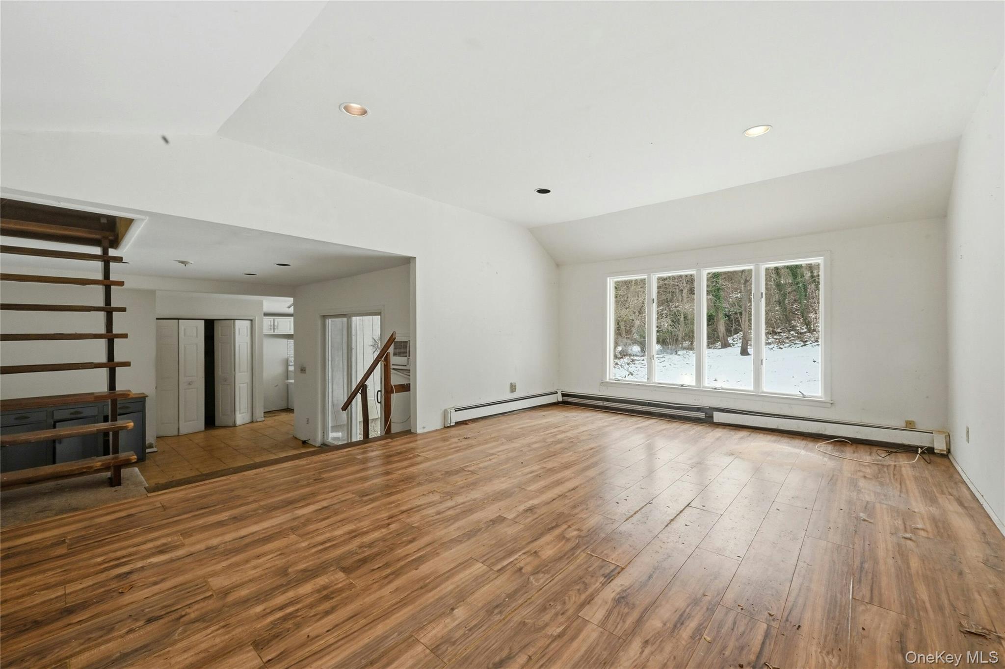 54 Cove Road Huntington, NY 11743 - Photo 11 of 24 5 Room Artist Cottage