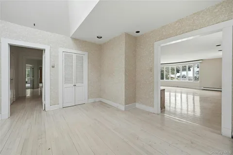 $1,575,000 | 54 Cove Road, Huntington, NY 11743