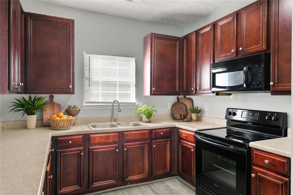 11244 Aliyah Drive Hampton, GA 30228 - Photo 3 of 26