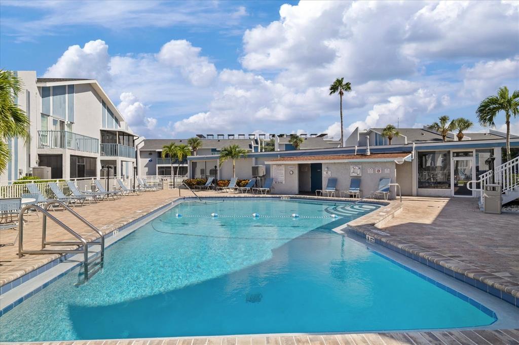 253 Rex Place, Unit B Madeira Beach, FL 33708 - Photo 22 of 31 Gallery Image 22