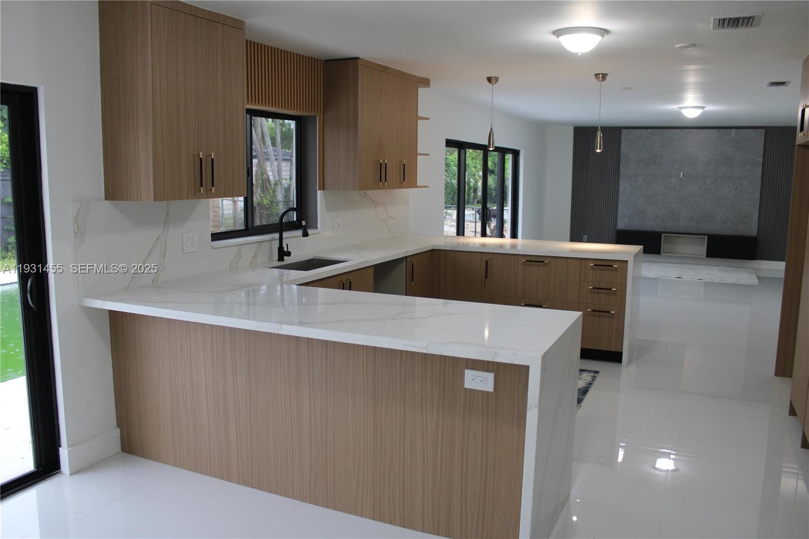 7630 Southwest 94th Avenue Miami, FL 33173 - Photo 15 of 29