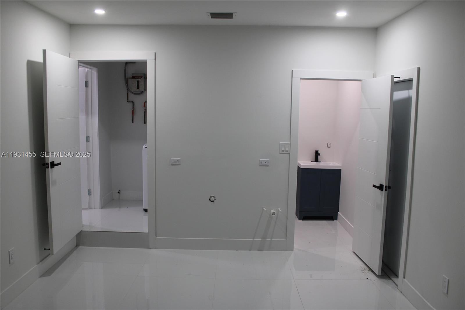 7630 Southwest 94th Avenue Miami, FL 33173 - Photo 6 of 29