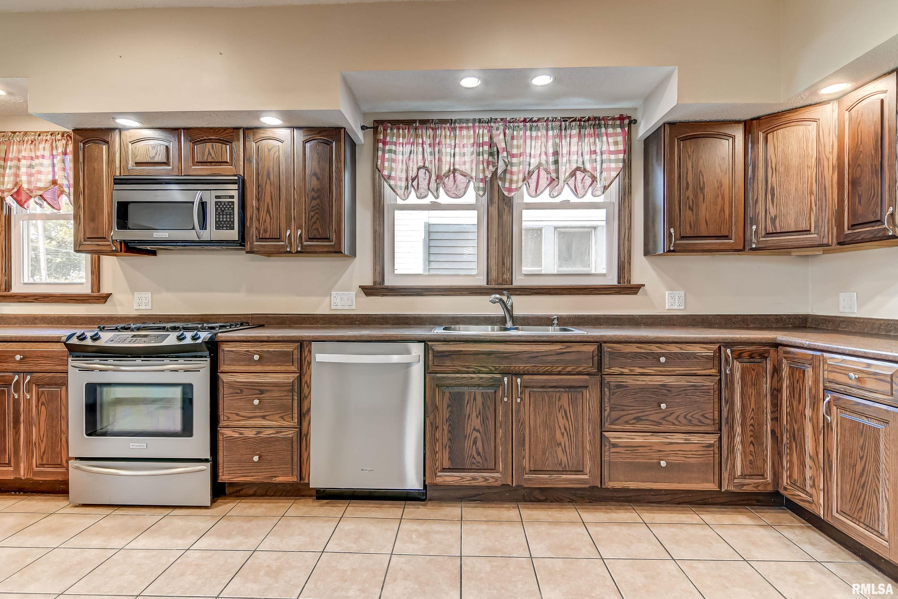2041 South 5th Street Springfield, IL 62703 - Photo 8 of 32