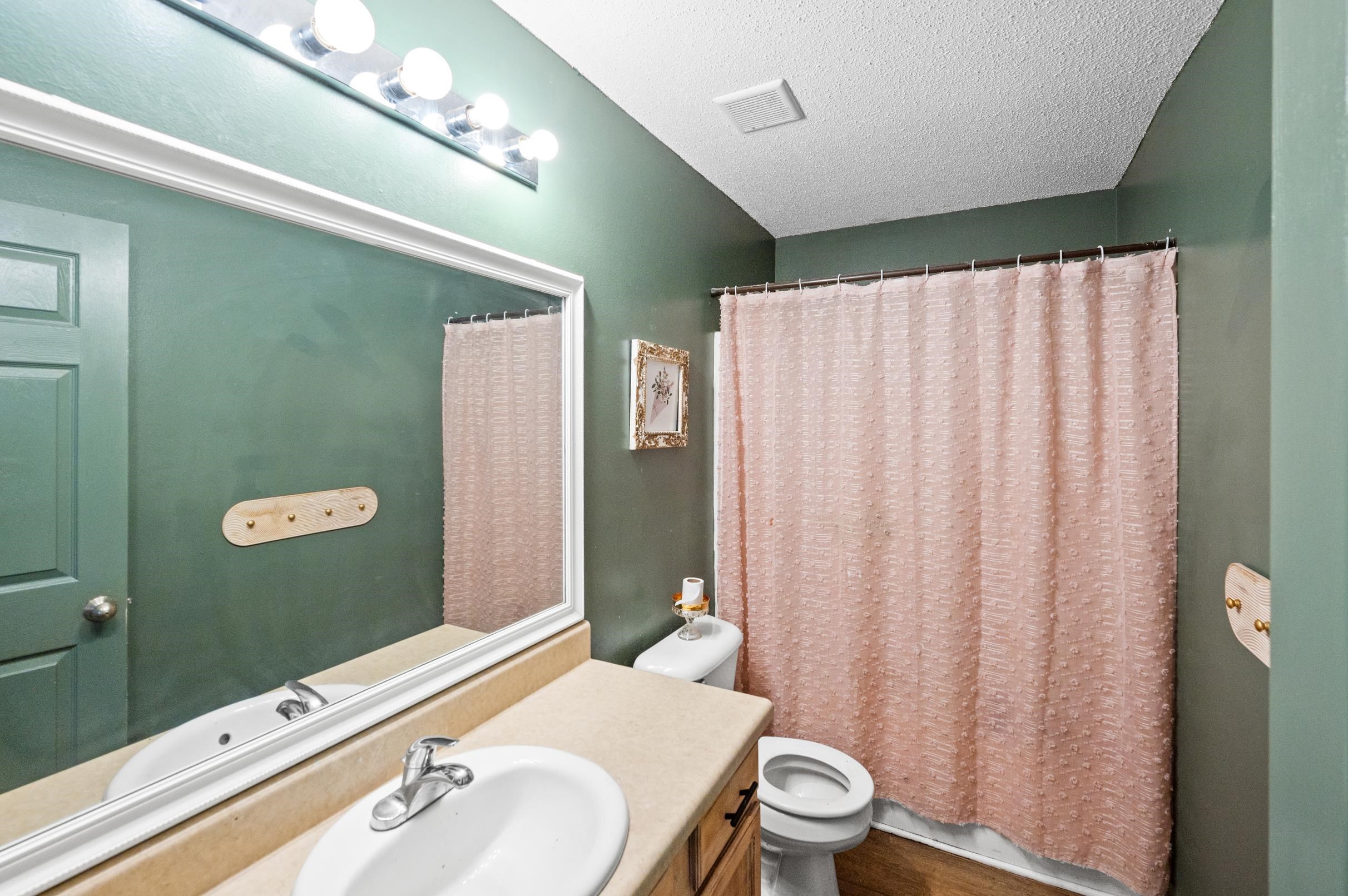 1603 Abbey Loop Foley, AL 36535 - Photo 23 of 35 Bathroom