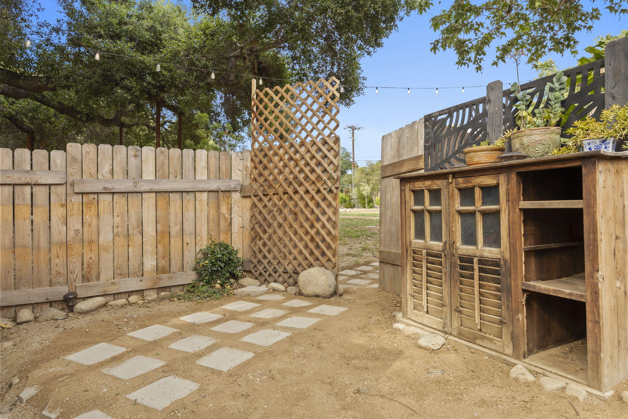 335 Burnham Road Oak View, CA 93022 - Photo 49 of 50 50-web-or-mls-UpmarketMedia_335B-159