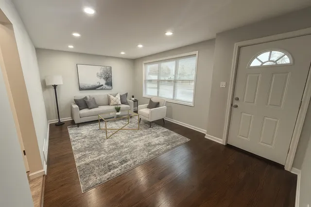 $269,000 | 494 Buffalo Avenue, Calumet City, IL 60409