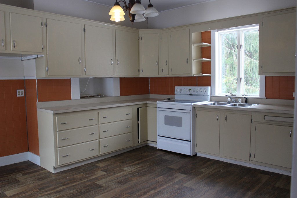 1595 South Athol Road Athol, MA 01331 - Photo 3 of 20