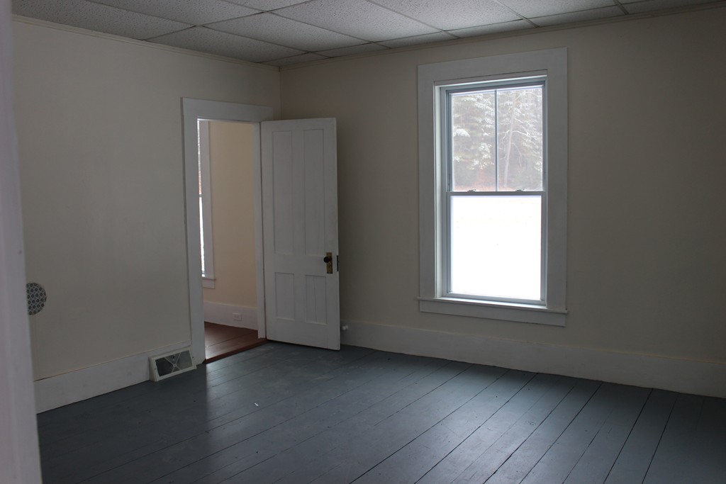 1595 South Athol Road Athol, MA 01331 - Photo 9 of 20
