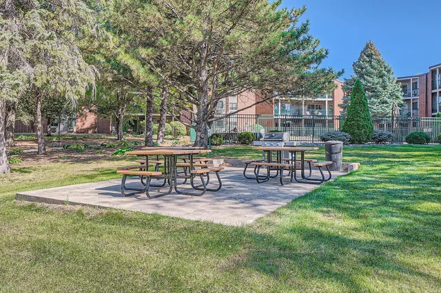 $110,000 | 1700 Four Oaks Road, Unit 314B, Eagan, MN 55121