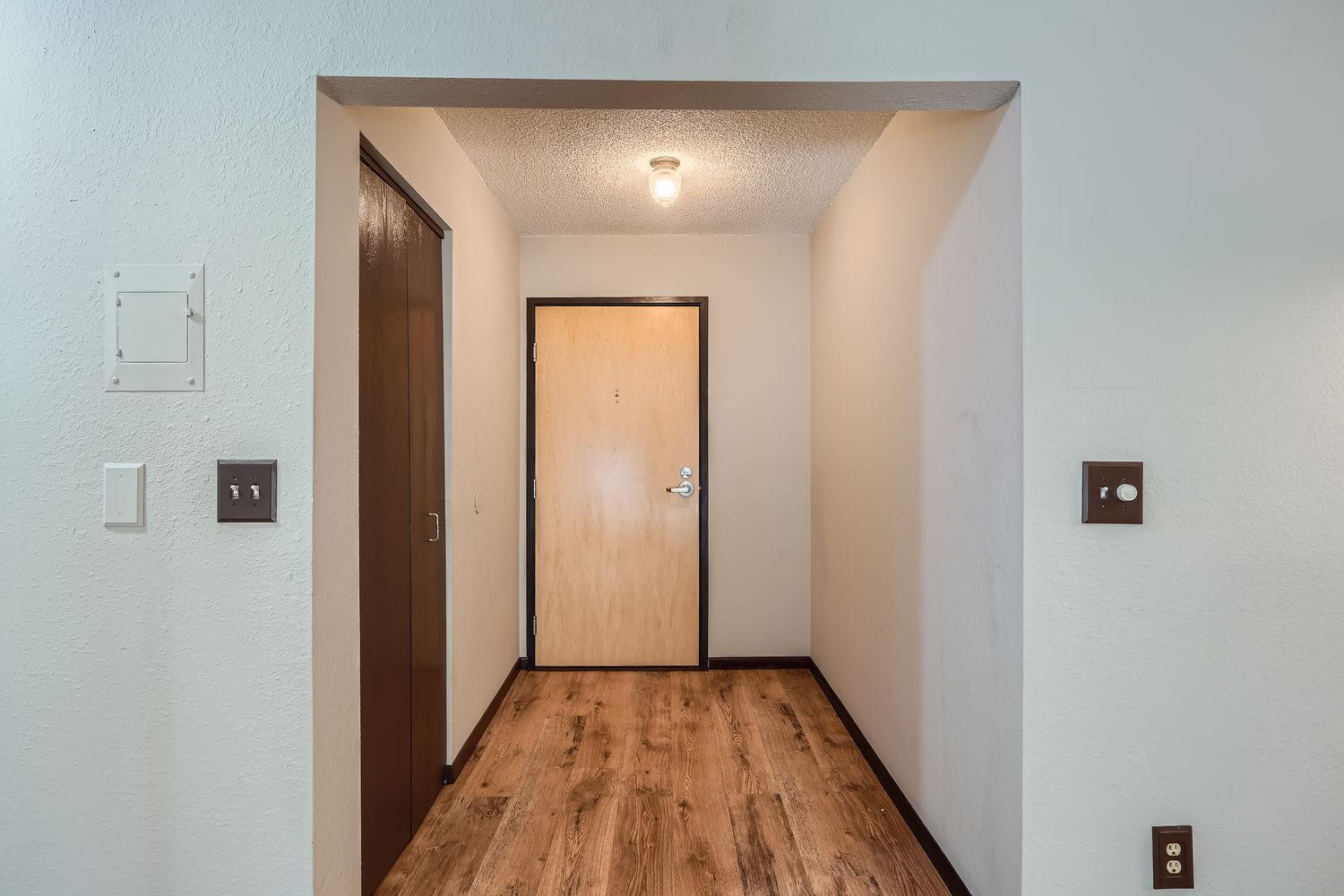 1700 Four Oaks Road, Unit 314B Eagan, MN 55121 - Photo 3 of 11