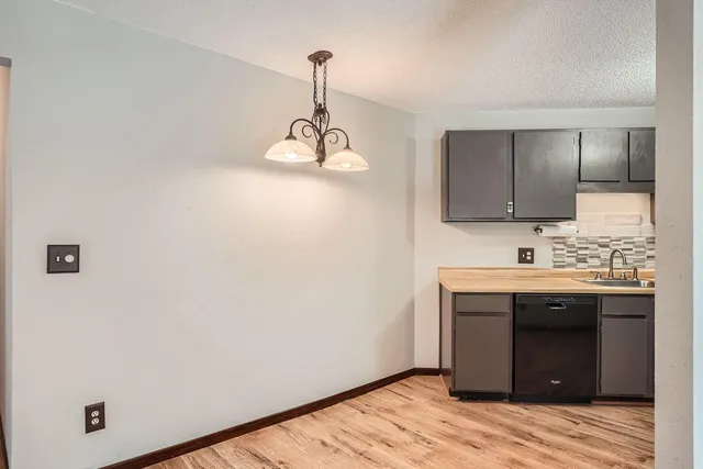 $110,000 | 1700 Four Oaks Road, Unit 314B, Eagan, MN 55121