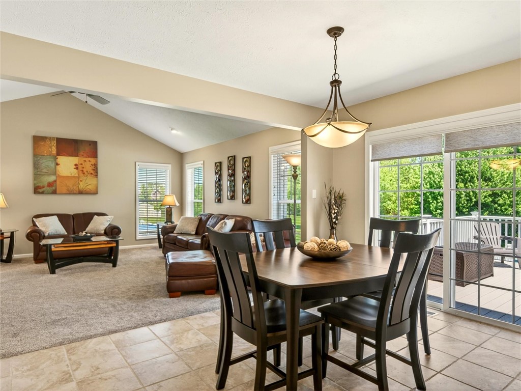 182 Timarron Trail Greece, NY 14612 - Photo 28 of 48 kitchen dinette