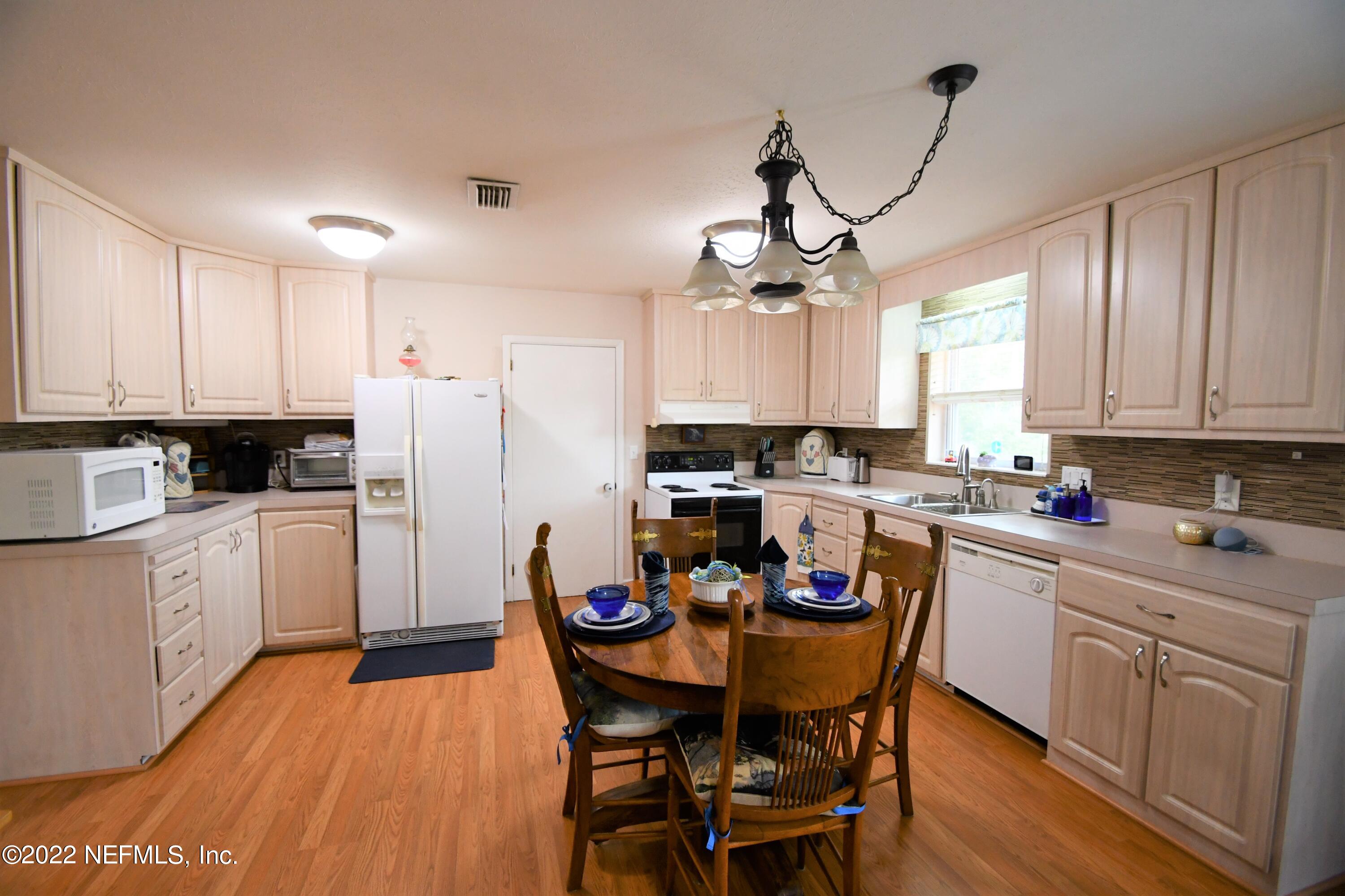4960 Eulace Road Jacksonville, FL 32210 - Photo 9 of 33 DSC_2529