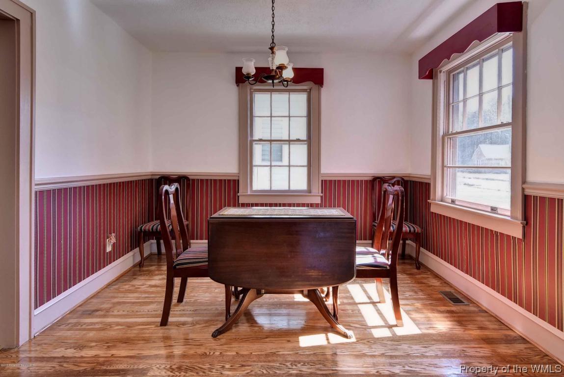 77 Raleigh Road Newport News, VA 23601 - Photo 5 of 28 ARC_0121_2_3copy