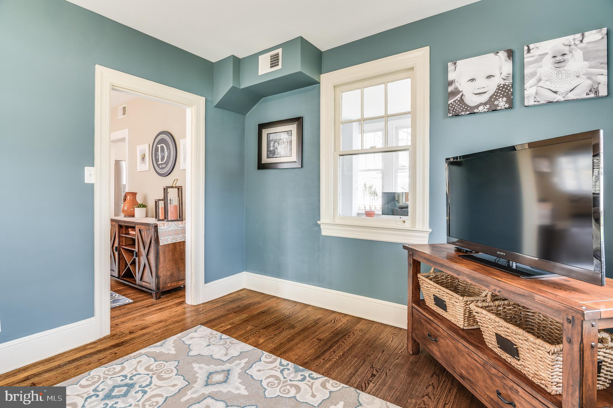 118 East Glebe Road Alexandria, VA 22305 - Photo 11 of 33 Family Room off Dining Room