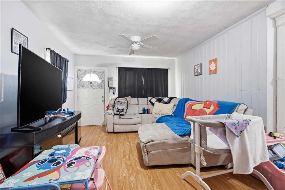 44 Warwick Road Pawtucket, RI 02861 - Photo 6 of 50