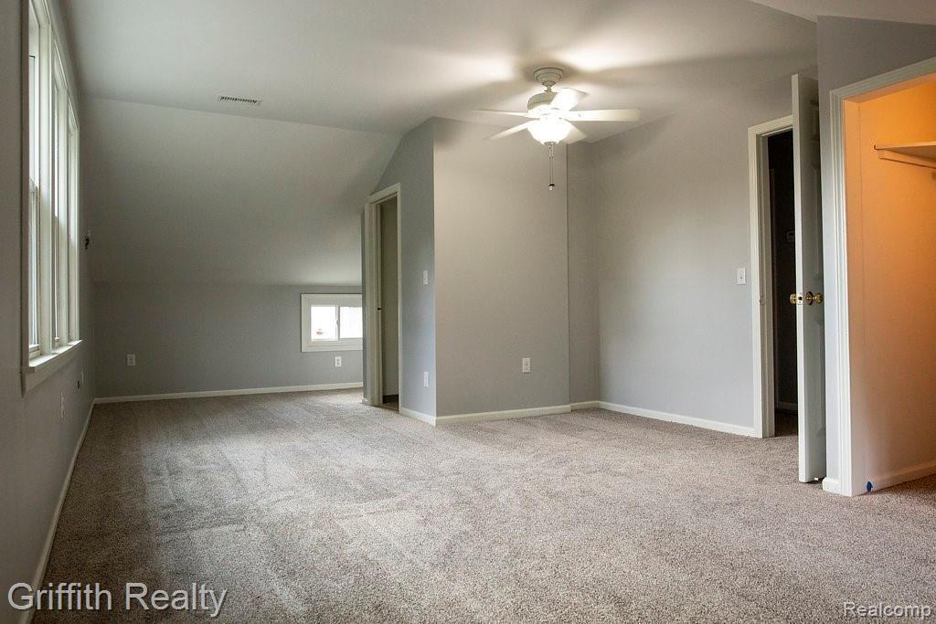 10125 Crouse Road Hartland, MI 48353 - Photo 15 of 35 Large master suite