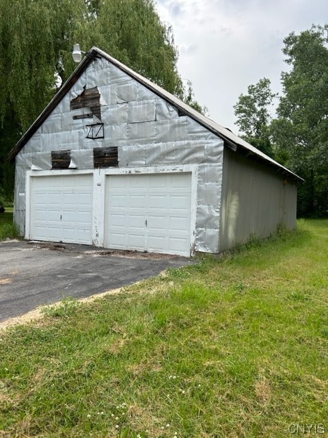3008 Groth Road Murray, NY 14470 - Photo 4 of 34 Detached garage