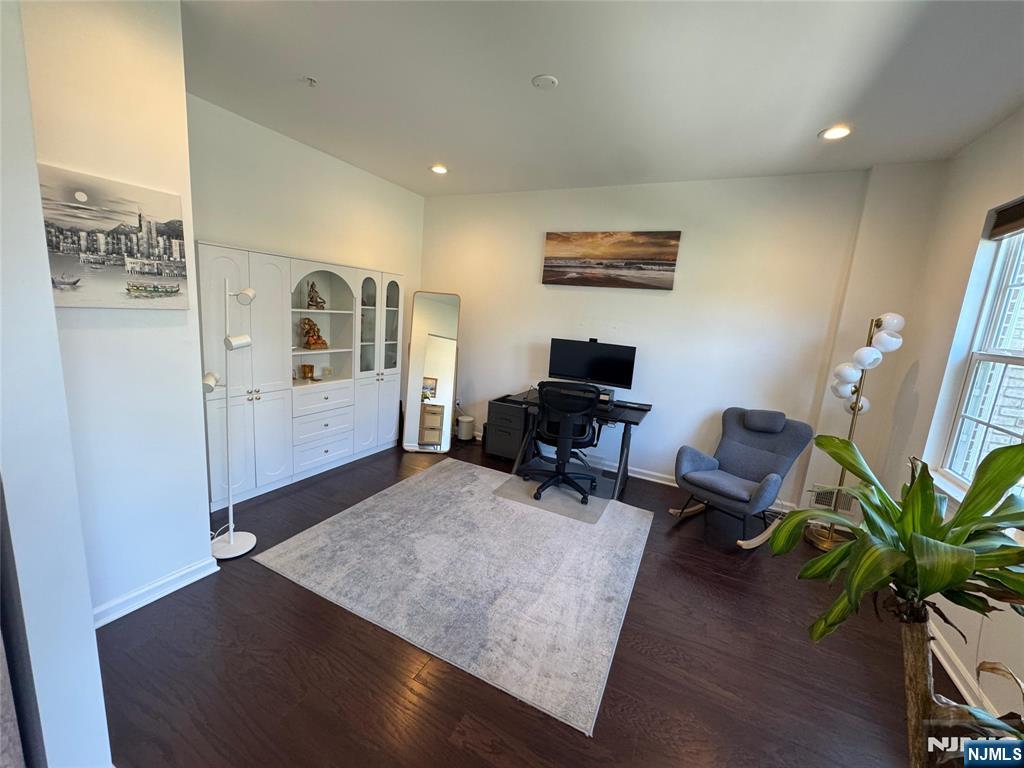 5 Truman Drive, Unit 5 Wood-Ridge, NJ 07075 - Photo 4 of 19