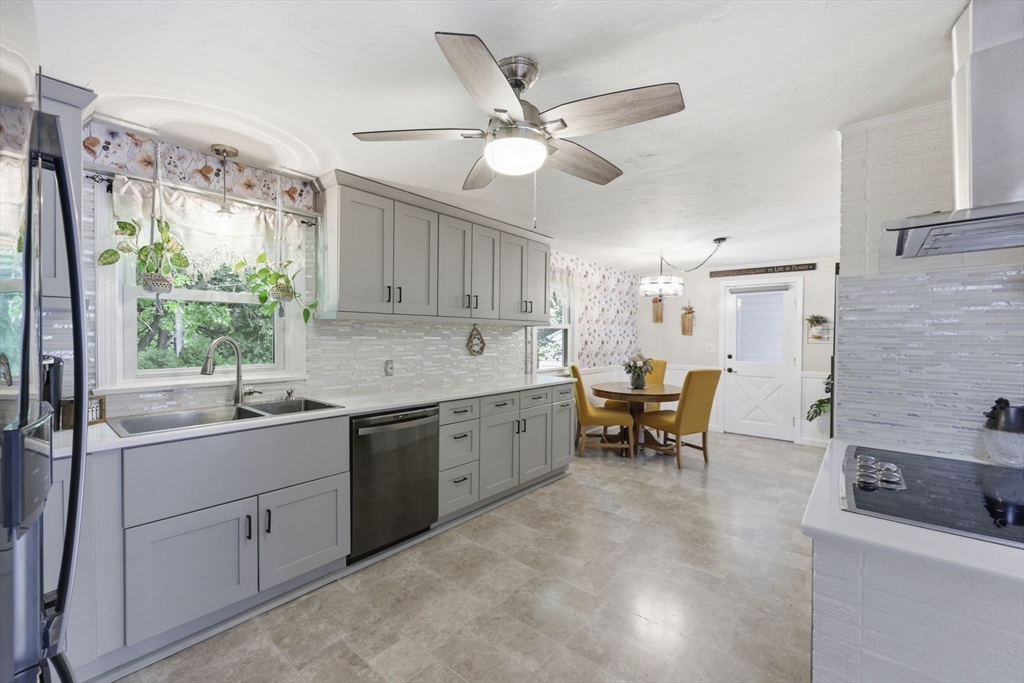 75 Adrian Avenue West Springfield, MA 01089 - Photo 14 of 41
