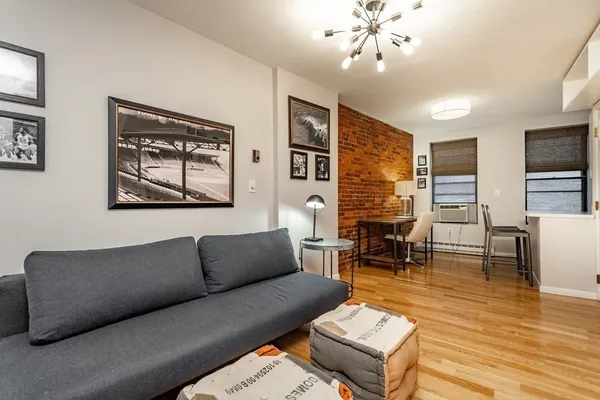 $2,500 | 8 Battery Street, Unit 3, Boston, MA 02109