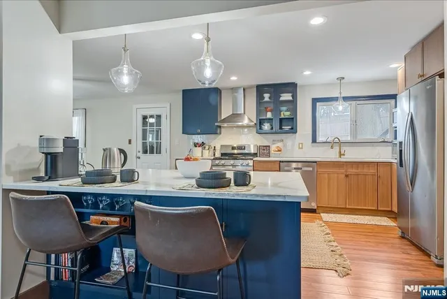 $999,000 | 8 Highmont Terrace, Montclair, NJ 07042