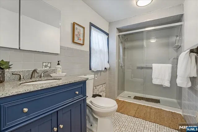 $999,000 | 8 Highmont Terrace, Montclair, NJ 07042