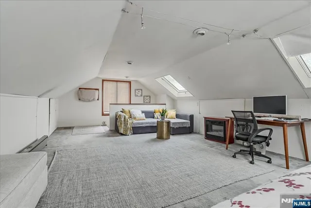 $999,000 | 8 Highmont Terrace, Montclair, NJ 07042