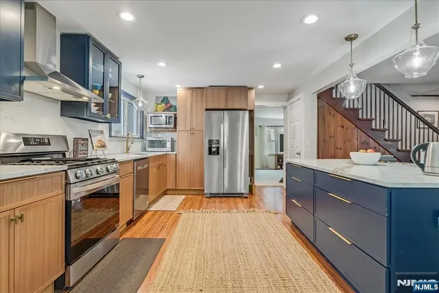 $999,000 | 8 Highmont Terrace, Montclair, NJ 07042