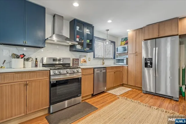 $999,000 | 8 Highmont Terrace, Montclair, NJ 07042