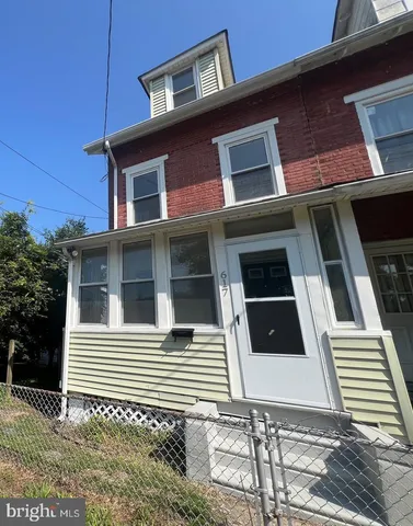 $299,900 | 617 3rd Street, Beverly, NJ 08010