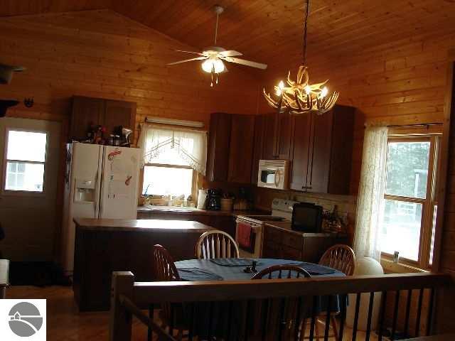 17250 Fowler Road Lake Ann, MI 49650 - Photo 13 of 19 1734293-12.JPG