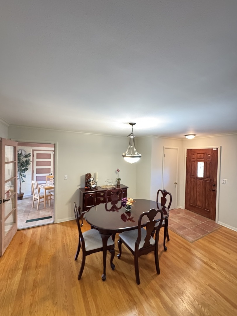 901 Brookline Lane Park Ridge, IL 60068 - Photo 2 of 21