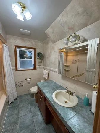 $699,000 | 901 Brookline Lane, Park Ridge, IL 60068