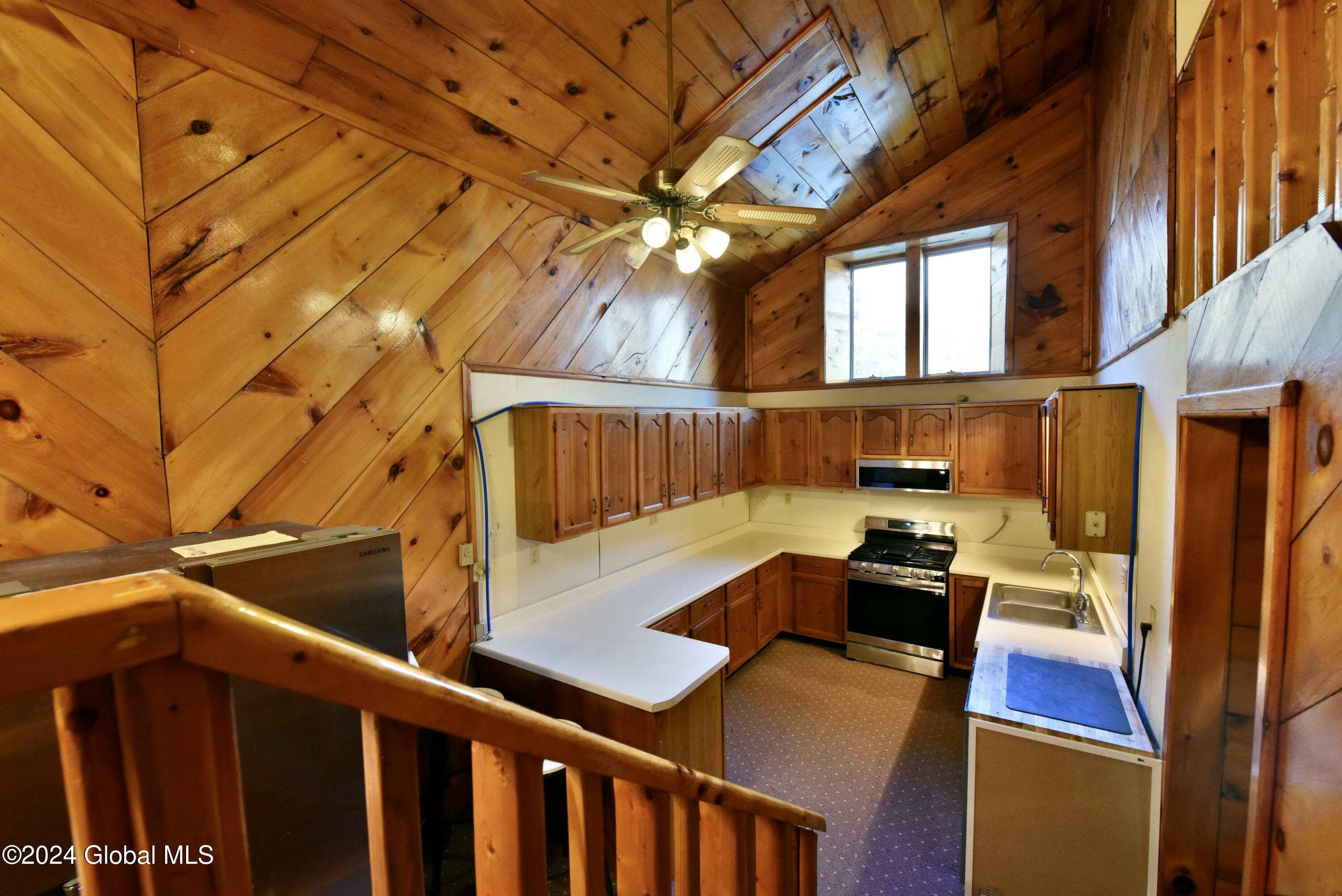 891 North Bush Road Johnstown, NY 12095 - Photo 14 of 47 tempImageEnMTyU