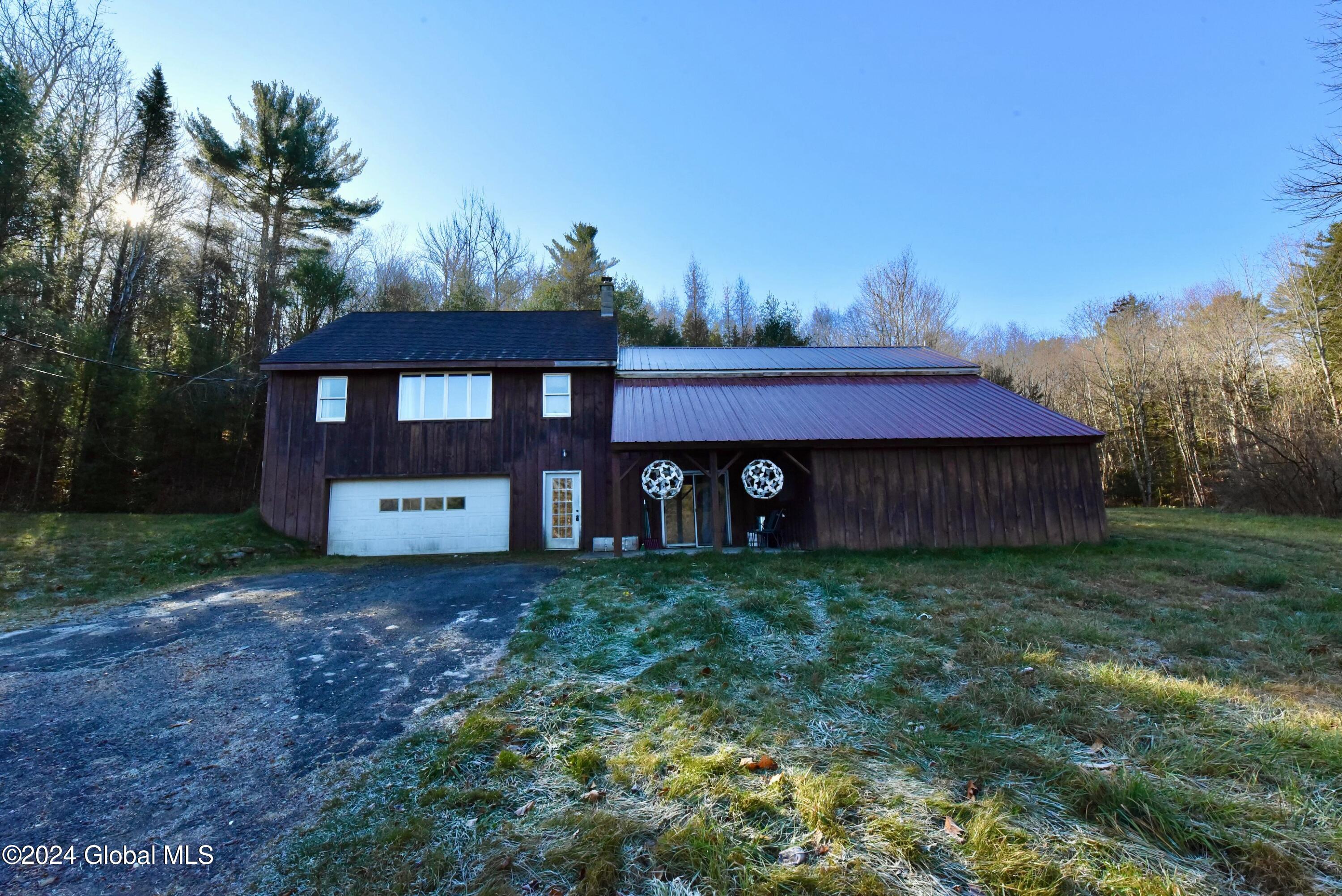 891 North Bush Road Johnstown, NY 12095 - Photo 2 of 47 tempImage34vP3O
