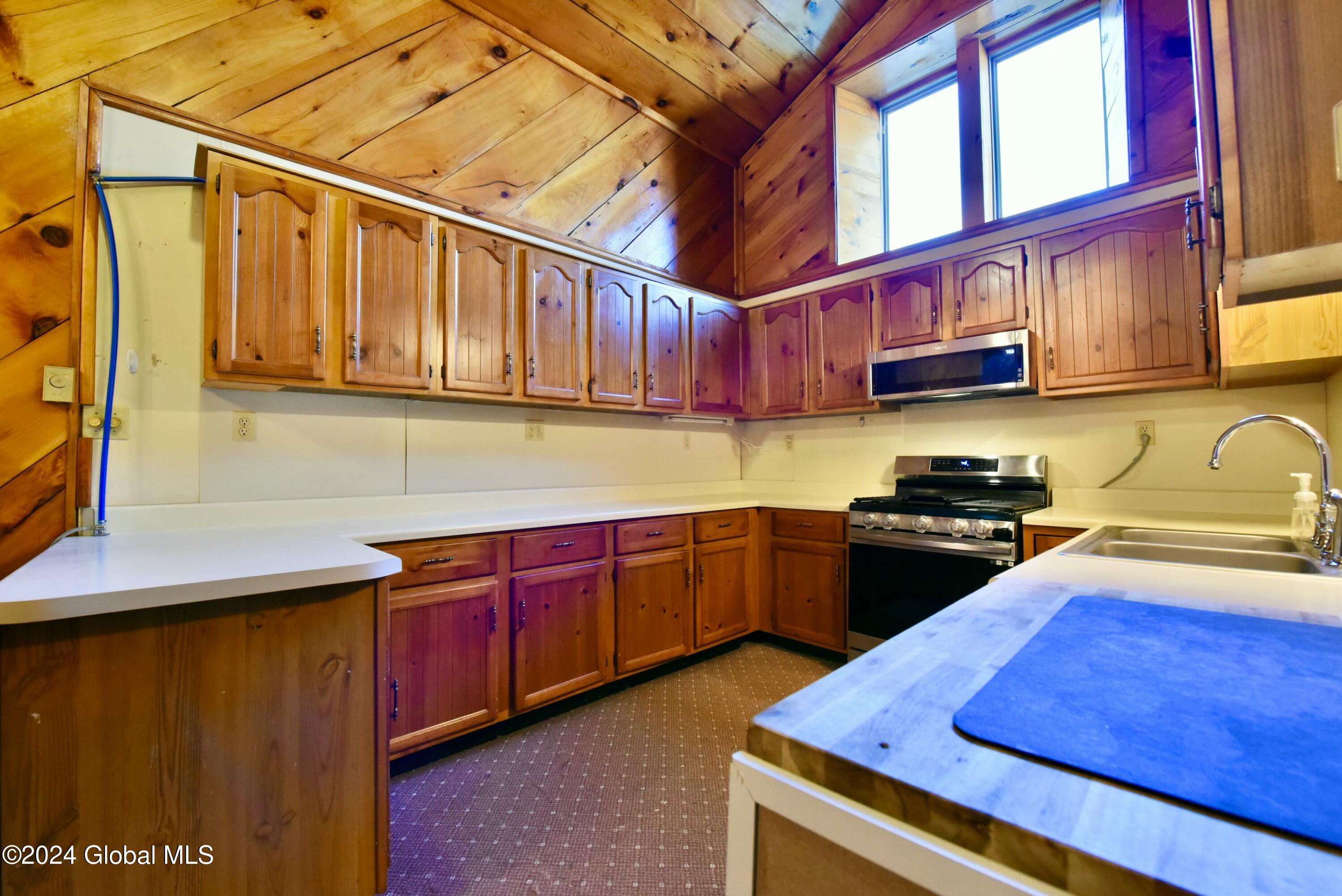 891 North Bush Road Johnstown, NY 12095 - Photo 9 of 47 tempImageoJbHDV