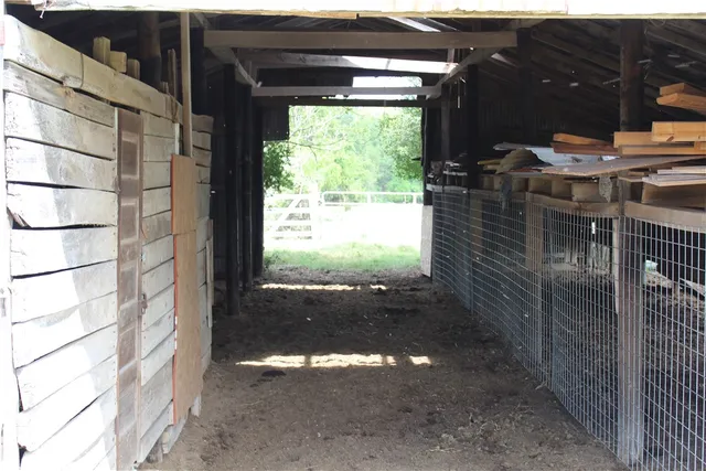 $2,200,000 | 16601 County Road 467, Marquez, TX 77865