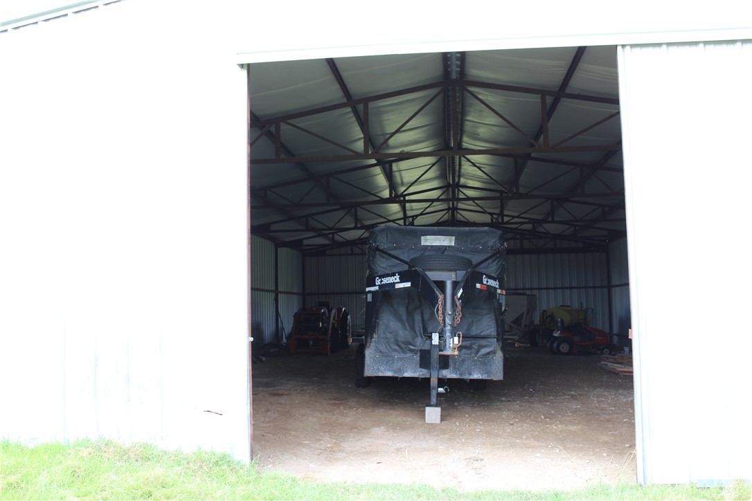 16601 County Road 467 Marquez, TX 77865 - Photo 4 of 38 View of garage