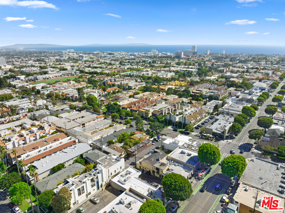 825 16th Street, Unit B Santa Monica, CA 90403 - Photo 15 of 15 an aerial view of multiple house