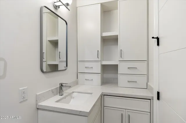 $2,049,900 | 4311 East Sells Drive, Phoenix, AZ 85018