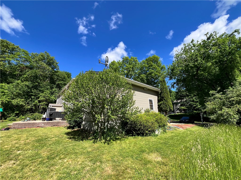 233 Sisson Road Coventry, RI 02827 - Photo 3 of 33