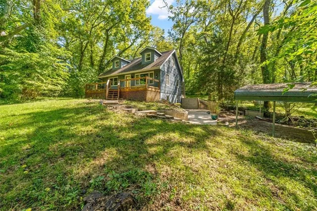 $395,000 | 5903 Northwest Walnut Creek Drive, Parkville, MO 64152